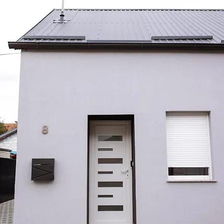 Cozy Studio Apartment In Osijek - Self Check In Exterior photo