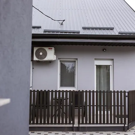 Cozy Studio Apartment In Osijek - Self Check In Exterior photo