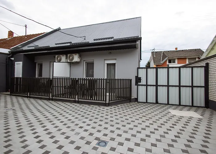 Cozy Studio Apartment In Osijek - Self Check In